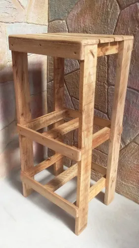 Banqueta com reforço.