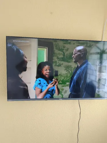 Smart tv Roku 43". 850 reais