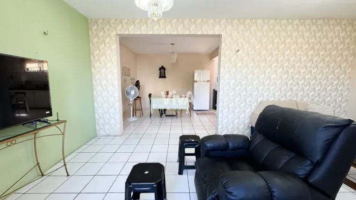 Prédio com 6 quartos no Dionisio Torres