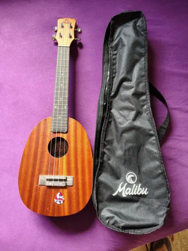 Ukulele Manibu novo 