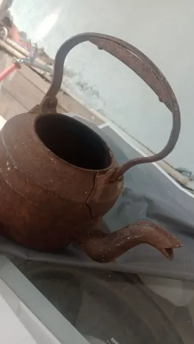 Chaleira antiga de ferro