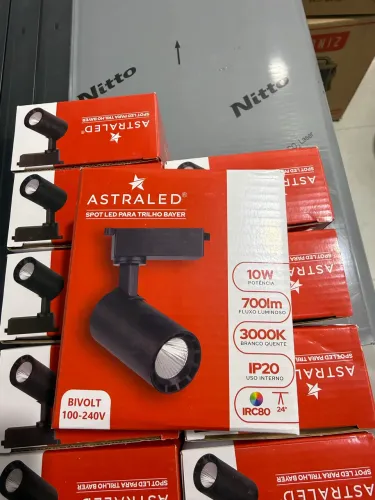 Vendo spot led e trilho eletrificado 2mts