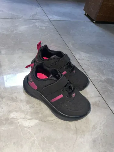 Tênis Klin preto tamanho 24
