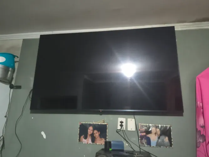 Vendo uma tv novinha pouco tempo de uso 