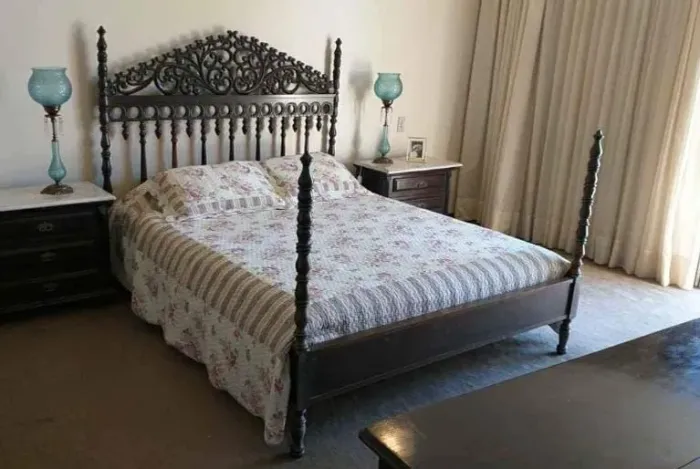 Cama imbuia maciça