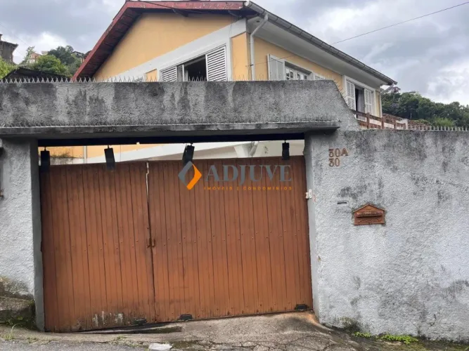 casa a venda na vila militar