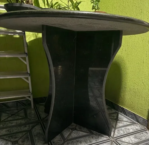 Mesa (necessário a retirada no local)