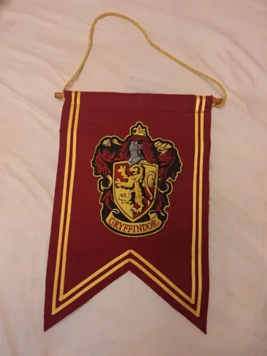 Flâmula Oficial Gryffindor (Grifinória) -The Wizarding World of Harry Potter