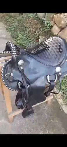 Sela couro legítimo, muito nova, feita a mão 