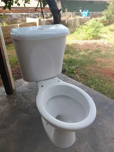 Privada com caixa acoplada 