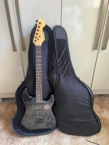 Guitarra Michael MX-7 + Amplificador Oneal ocg 200