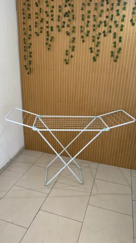 Varal de Chão Dobrável em Aço 145x48 cm | Excelente Estado