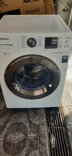 Máquina de lava e seca