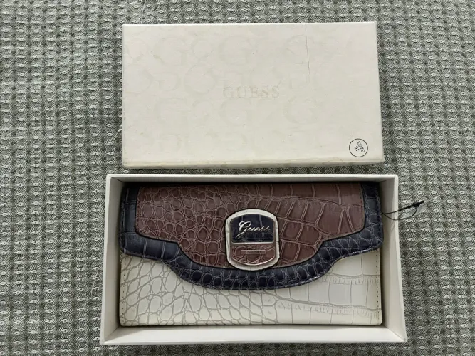 Carteira Guess