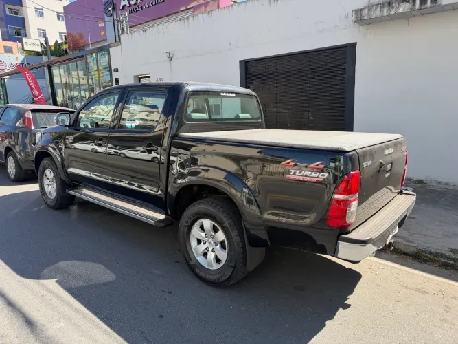 Toyota Hilux CD SRV D4-d 4X4 3.0 TDI Diesel AUT 2012