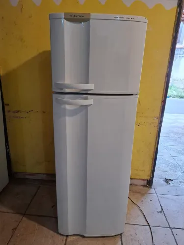 Vendo geladeria Electrolux