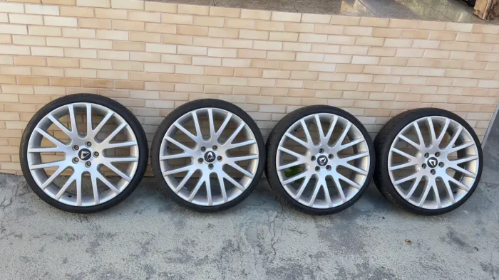 Rodas aro 18 Volcano Limited tala 6 Hyper Prata 5x100