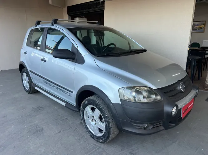 Volkswagen Crossfox 1.6 MI Total Flex 8V 5P 2009