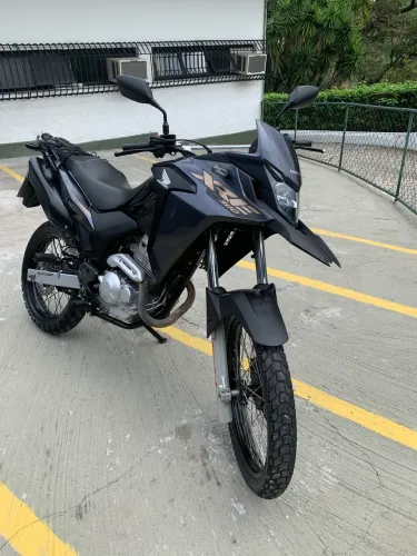 VENDO HONDA XRE 300. ACEITO OFERTA 