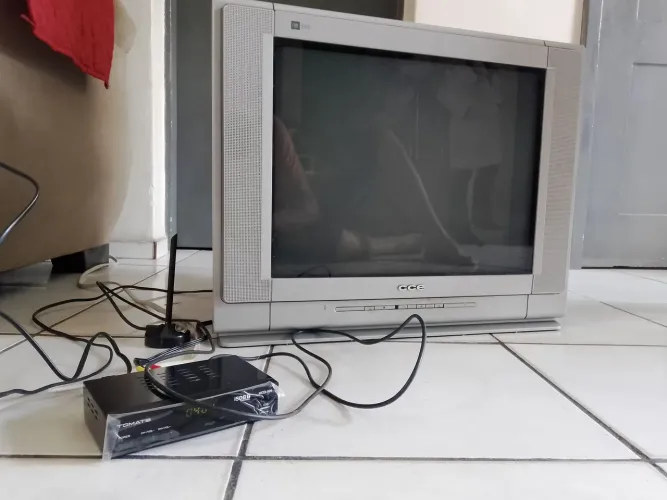 TV CCE 21 polegadas tela plana