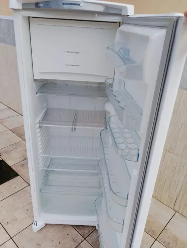 Geladeira Consul Frost Free 334 litros 