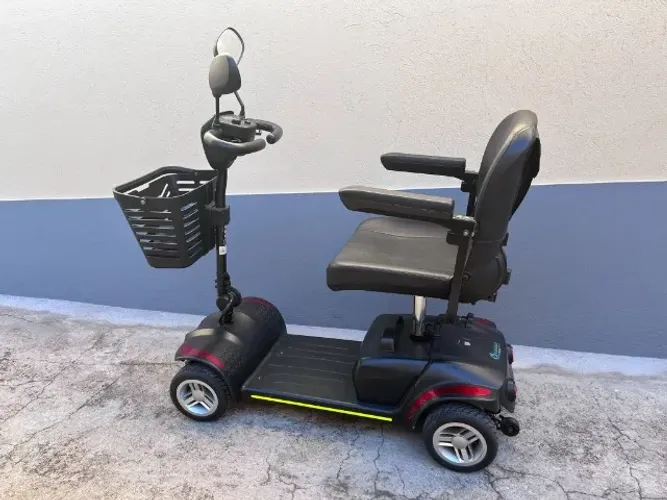 Scooter Motorizado para Mobilidade Reduzida / Idosos