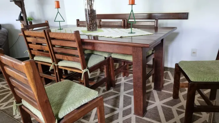Mesa de jantar + 8 cadeiras em madeira nobre Imbuia super pesadas