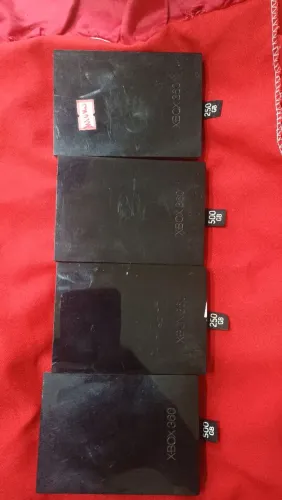 HDS ORIGINAIS PARA XBOX 360 TENHO 250GB & 500GB .. FUNCIONANDO PERFEITAMENTE.