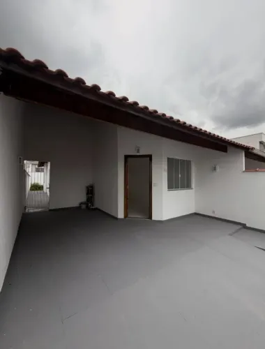 Casa com 2 quartos e suíte - Bairro Bela Vista - Resende/RJ