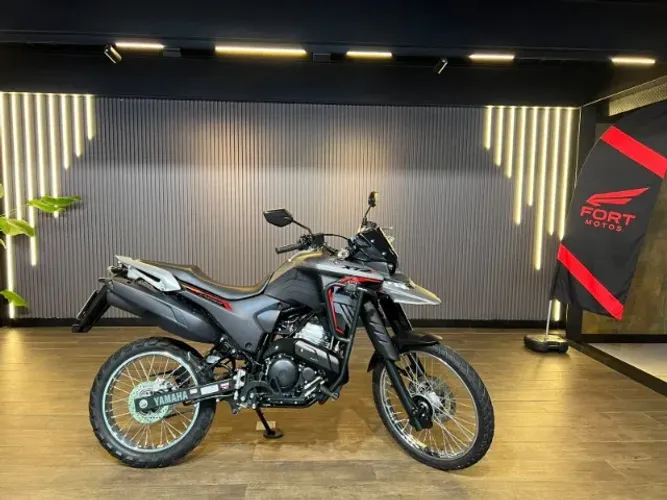 Yamaha XTZ 250 Lander Connected 2025