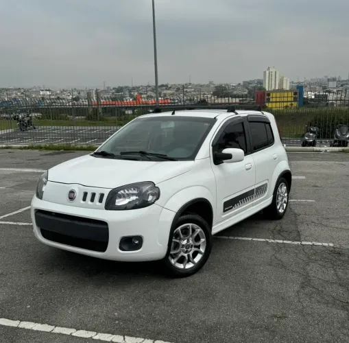 Fiat Uno Sporting 1.4 EVO Fire Flex 8V 4P 2014