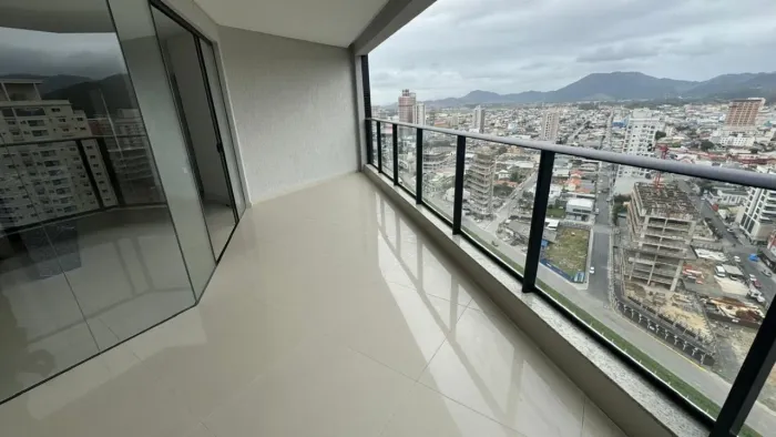 Apartamento à venda em Itapema, Meia Praia - SC
