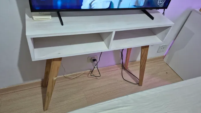 Aparador para TV branco/madeira