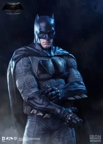 Batman da Luvinha - Batman VS Superman - Art Scale 1/10 - Iron Studios