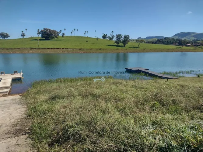 Vende-se Terreno Beira da Represa PR