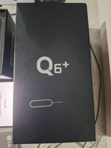 Smartphone LG Q6+ Plus Black 64 GB de Memória interna (entrego em Colombo)