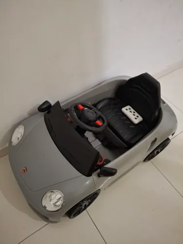 Carro elétrico infantil 