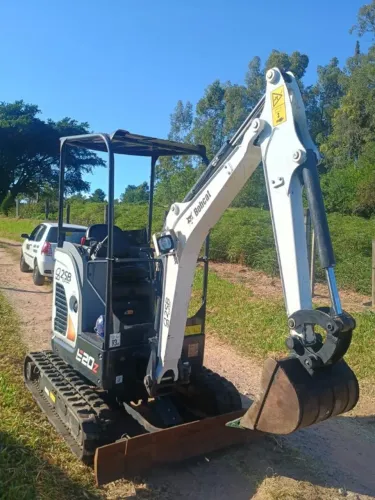 Mini escavadeira E20 Bobcat 