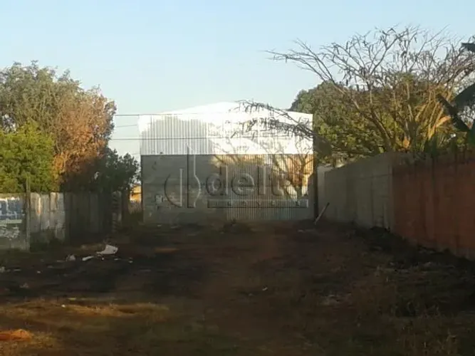 Galpão disponível para venda no bairro Vila Marielza em Uberlândia-MG