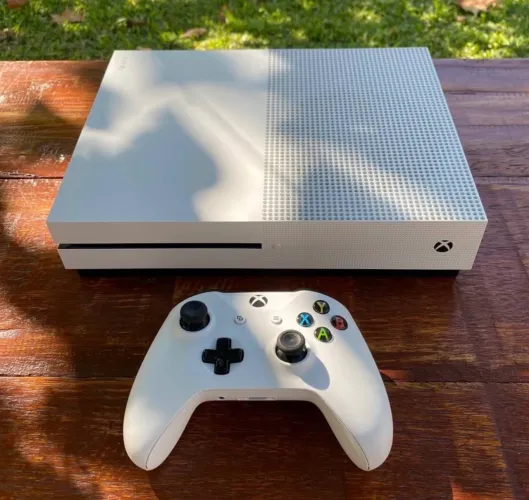 Xbox one S 1TB - Único dono