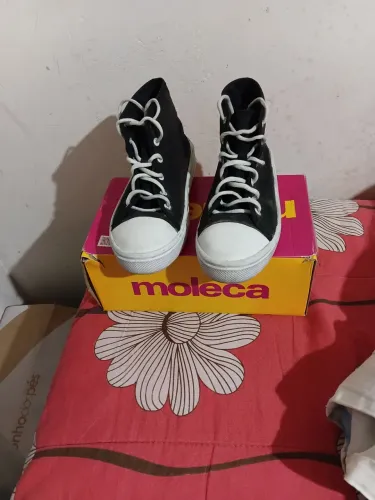 Tênis moleca .