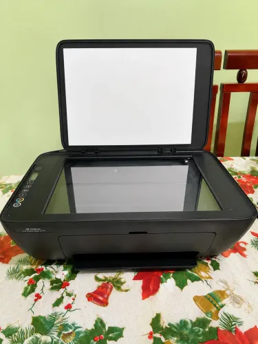 Impressora HP multifuncional: imprime, copia e digitaliza. Ótimo preço!