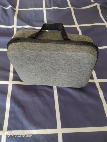 "VENDO DRONE" ESTADO DE NOVO, SURPER NOVO COM MANUAL E DOIS CARREGADORES DE BATERIAS.