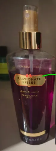 Passionate kisses Victoria Secrets