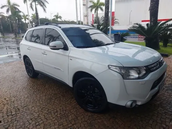 Mitsubishi Outlander 3.0/ GT 3.0 V6 Aut. 2015