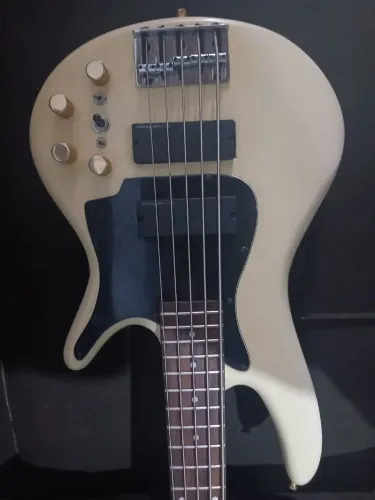Baixo Ibanez 5c