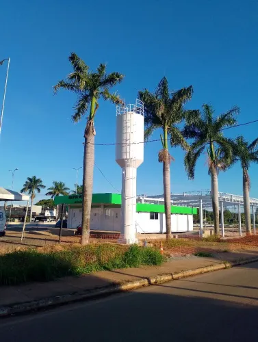 Reservatórios metálicos tipos taça, tubular e apoiados