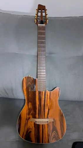 VIOLÃO PROFISSIONAL LUTHIER CORRADO - MACIÇO NYLON -