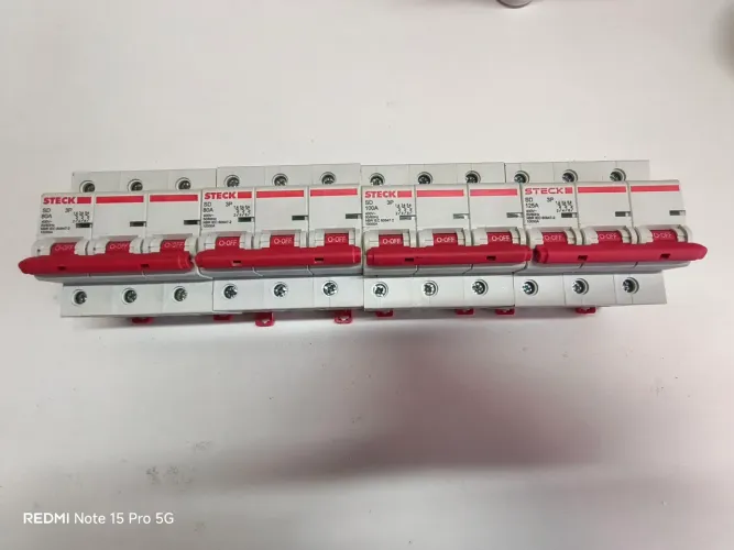 Dijuntor trifásico 80,100,125 amperes 