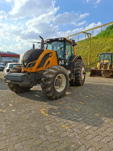 Trator Valtra BH 224  220cv Ano 2024